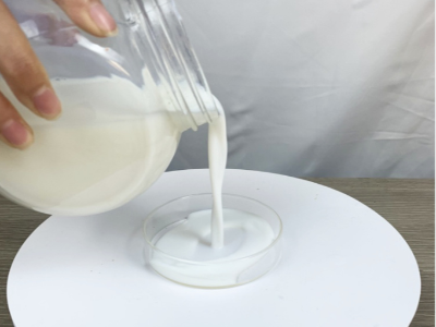 防銹面漆乳液8308 具有優(yōu)異的快干性能、初期耐水性及抗回粘性，對金屬基材的附著力好，漆膜致密性高，耐鹽霧性能優(yōu)異，與常規(guī)防銹助劑、防銹顏料相容性好